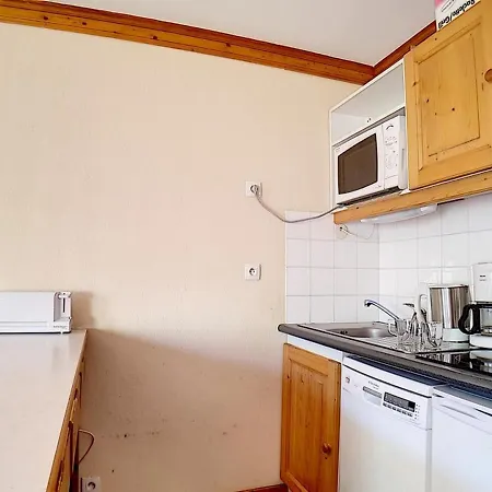 2 Pieces Avec Balcon Expose Sud, Depart Aux Pieds, Au Coeur Des Bruyeres - Fr-1-344-998 Apartment *