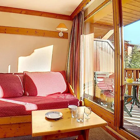 2 Pieces Avec Balcon Expose Sud, Depart Aux Pieds, Au Coeur Des Bruyeres - Fr-1-344-998 Apartment *